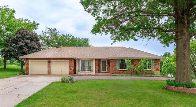Photo of 5901 NE Palomino Dr, St Joseph, MO 64505