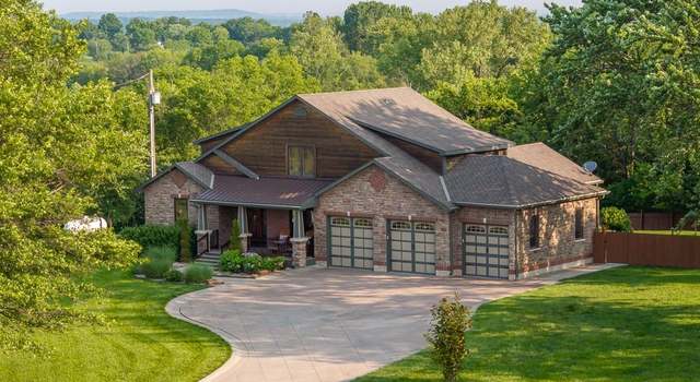 Photo of 17492 Evans Rd, Tonganoxie, KS 66086