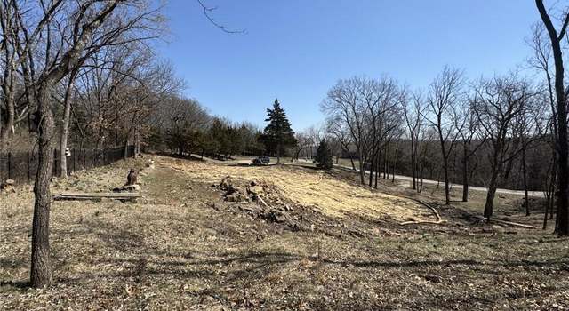 Photo of 456 Navajo Ln W, Lake Quivira, KS 66217