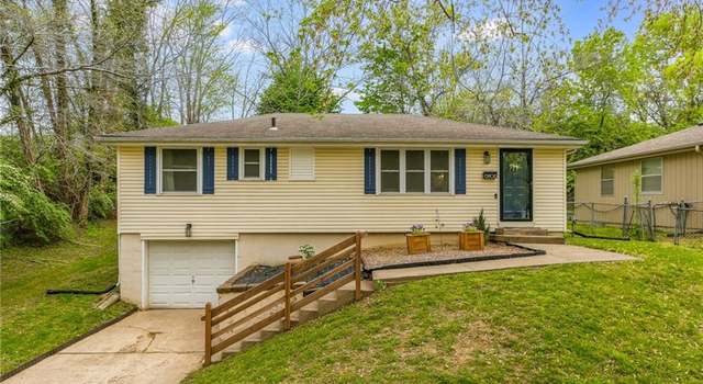 Photo of 6906 N Pennsylvania Ave, Kansas City, MO 64118