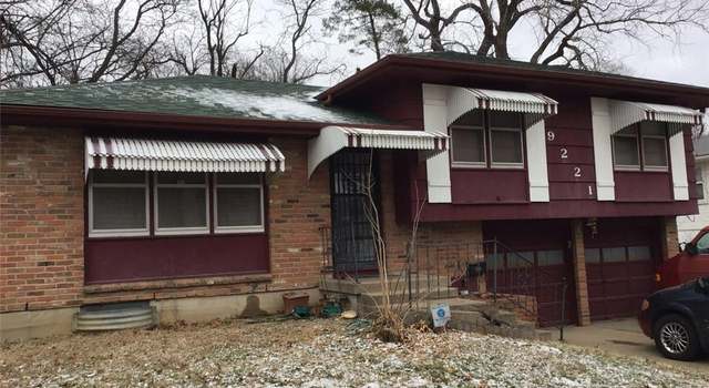 Photo of 9221 Fairwood Ct, Kansas City, MO 64138