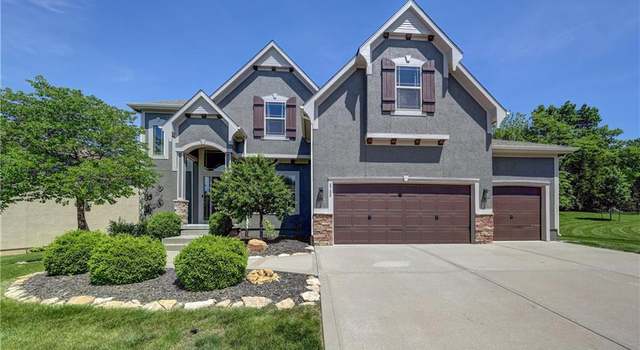 Photo of 9709 Hollis Ln, Lenexa, KS 66227