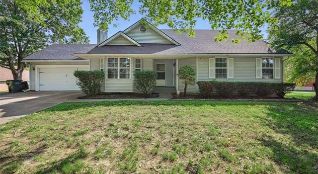 Photo of 2709 Home Place St, Leavenworth, KS 66048
