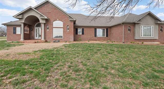 Photo of 614 Poplar St, Wellsville, KS 66092