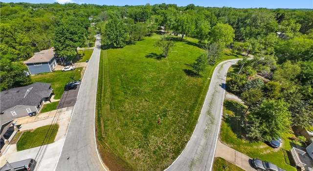 Photo of 1718 Bren Mar Rd, Lee's Summit, MO 64086