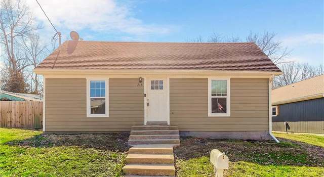 Photo of 213 W 18th St, Higginsville, MO 64037