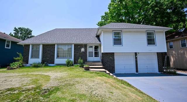 Photo of 1113 SW 17th St, Blue Springs, MO 64015