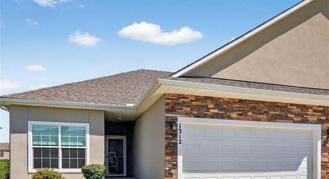Photo of 1312 Villa Ln, Louisburg, KS 66053