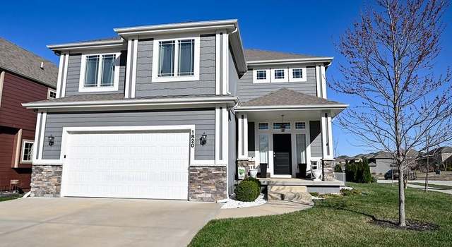 Photo of 1820 SW Kendall Dr, Lee's Summit, MO 64082