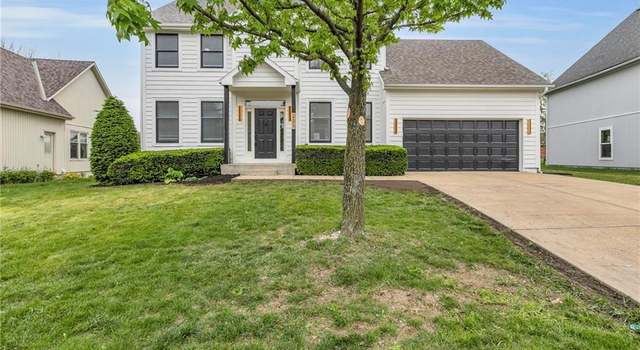 Photo of 231 W Colleen Dr, Gardner, KS 66030
