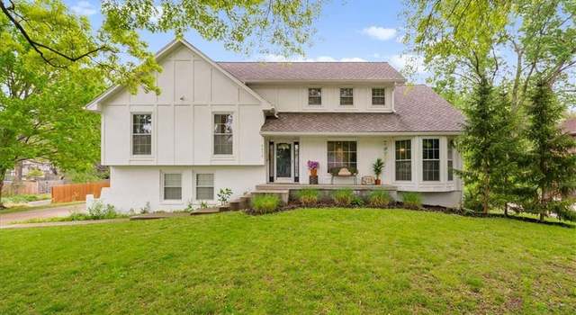 Photo of 8010 W 98th Ter, Overland Park, KS 66212
