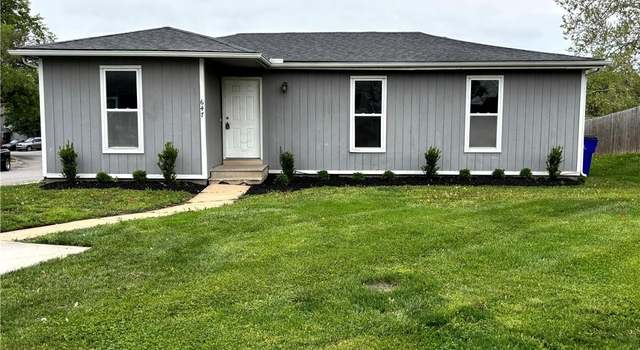 Photo of 647 E El Monte Ct, Olathe, KS 66061