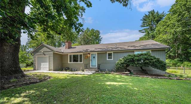 Photo of 8224 Johnson Dr, Mission, KS 66202
