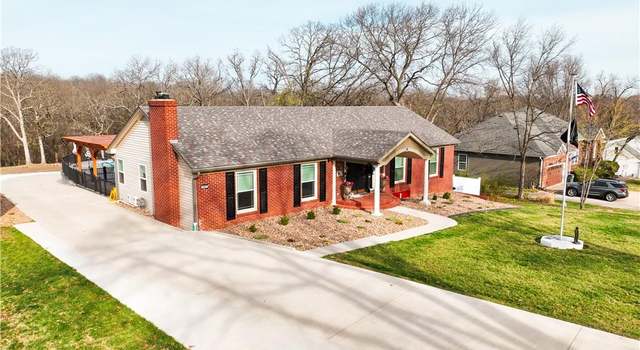Photo of 167 Country Club Dr, Nevada, MO 64772