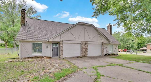 Photo of 406 NE Independence Ave, Lee's Summit, MO 64063
