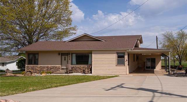 Photo of 405 E Park Rd, Garnett, KS 66032