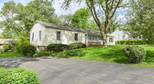 Photo of 6136 Ballentine Ave, Shawnee, KS 66203
