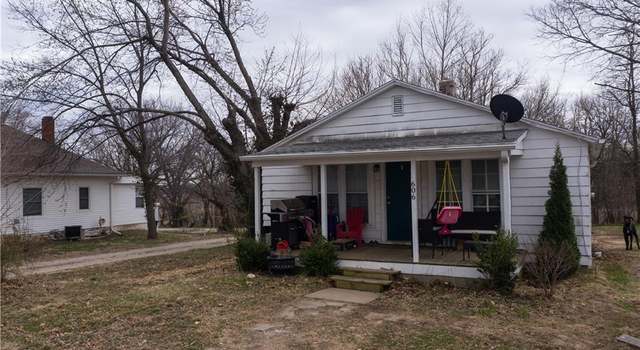 Photo of 606 E Maple St, Oregon, MO 64473