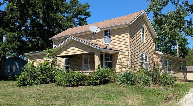 Photo of 707 N 4th St, La Cygne, KS 66040
