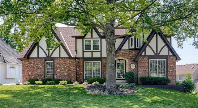 Photo of 12100 Carter St, Overland Park, KS 66213
