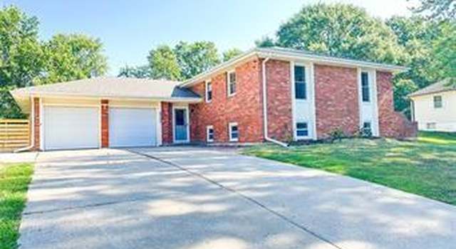Photo of 6509 NW Melody Ln W, Parkville, MO 64152