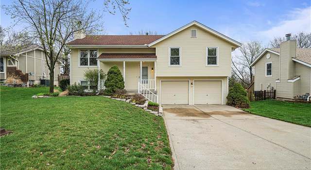 Photo of 6631 NW Sioux Dr, Parkville, MO 64152