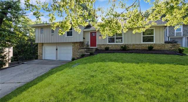 Photo of 7124 W 54th Ter, Overland Park, KS 66202