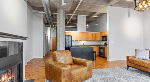 Photo of 2107 Grand Blvd #1004, Kansas City, MO 64108