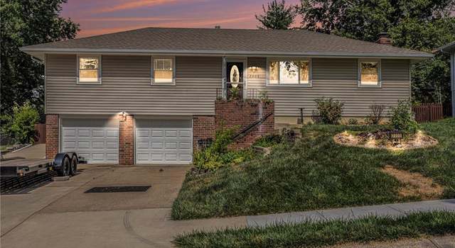 Photo of 2005 Manor Pl, Blue Springs, MO 64015