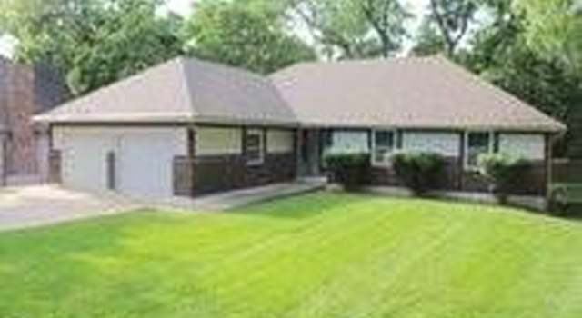 Photo of 1407 Weatherstone Ln, Blue Springs, MO 64015