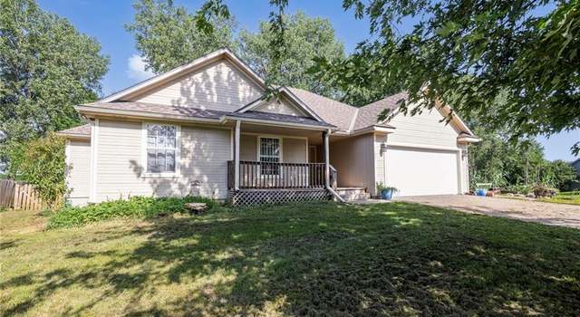 Photo of 11647 Woodrail Ave, Richmond, MO 64085