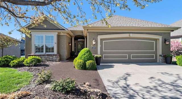 Photo of 1628 Woodland Shores Cir, Lee's Summit, MO 64086