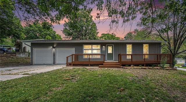 Property at 6925 NW Berkley St, Kansas City, MO 64152, 4 beds, 2 baths