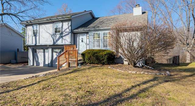 Photo of 1424 N Mart-way Dr, Olathe, KS 66061