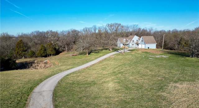 Photo of 1424 NW Pryor Rd, Lee's Summit, MO 64081