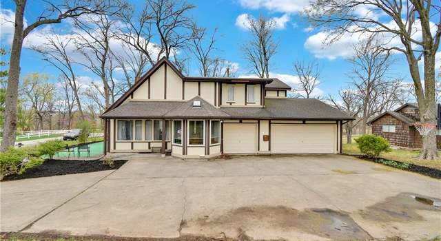 Photo of 12651 Quail Hollow Dr, Kansas City, KS 66109