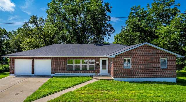 Photo of 111 W 16th St, Higginsville, MO 64037