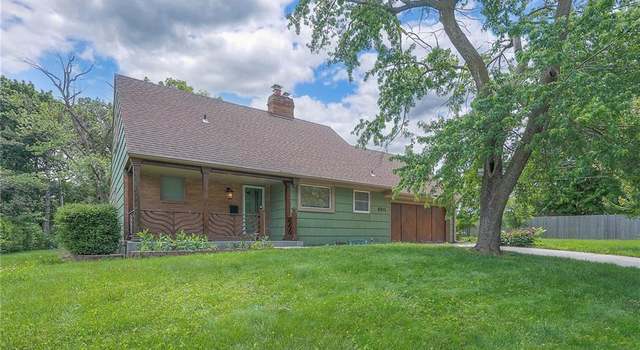 Photo of 8811 W 66th Ter, Mission, KS 66202