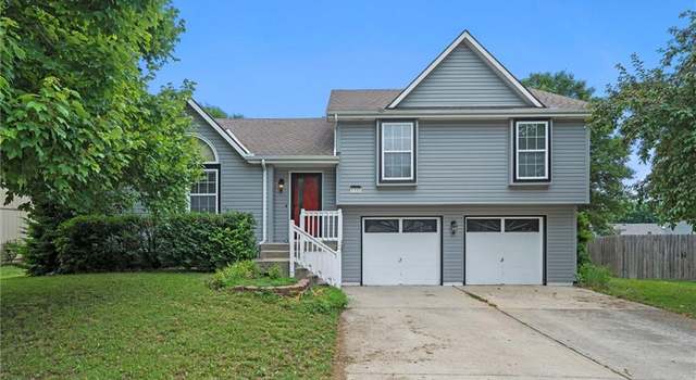 Photo of 1221 NE Beacon Ave, Lee's Summit, MO 64086