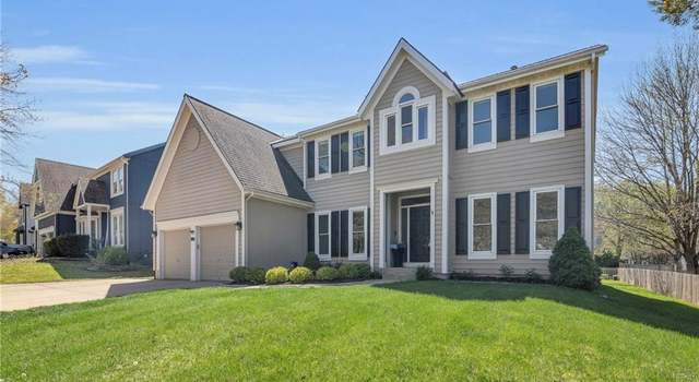 Photo of 15802 Ash Ln, Overland Park, KS 66224