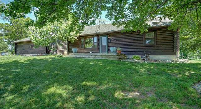 Photo of 18417 Lake St, Smithville, MO 64089