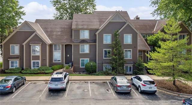 Photo of 11224 Nieman Rd #302, Overland Park, KS 66210