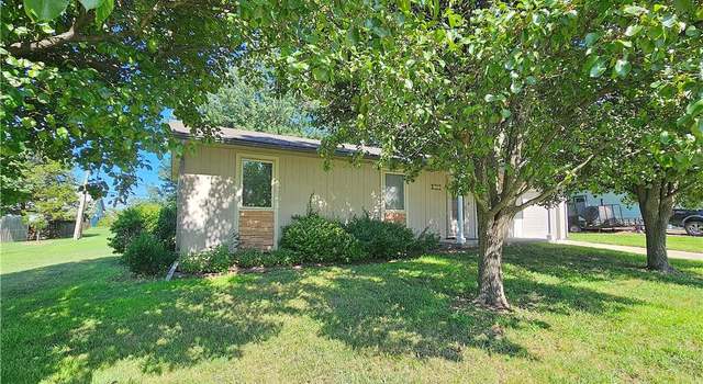 Photo of 414 N Ash St, Garnett, KS 66032