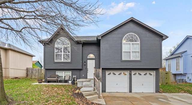 Photo of 833 SW Lee Ann Dr, Grain Valley, MO 64029