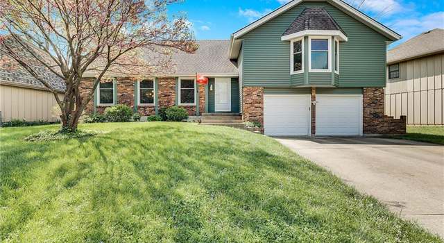 Photo of 1135 Columbus St, Lee's Summit, MO 64086