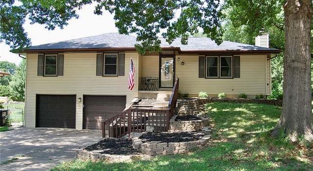 Photo of 407 Hithergreen Dr, Lansing, KS 66043
