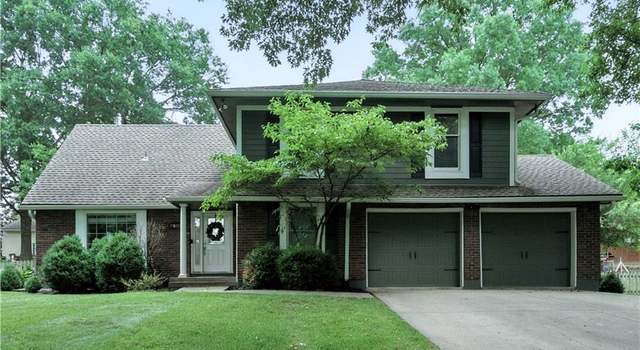Photo of 12847 Pembroke Cir, Leawood, KS 66209
