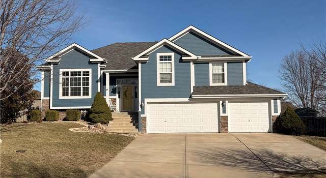 Photo of 1303 Stone Ln, Lansing, KS 66043