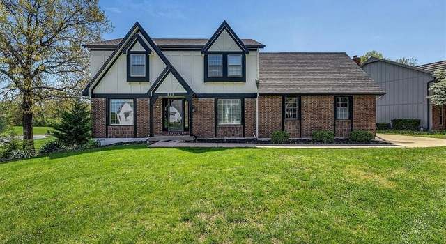 Photo of 525 NE Olympic Ct, Lee's Summit, MO 64064