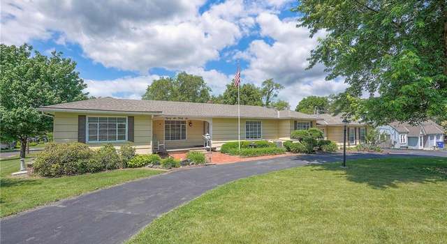 Photo of 8636 Walmer St, Overland Park, KS 66212